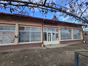 Se oferă spre vânzare / închiriere clădire cu spațiu comercial - imagine 15