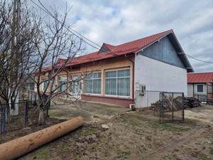 Se oferă spre vânzare / închiriere clădire cu spațiu comercial - imagine 16