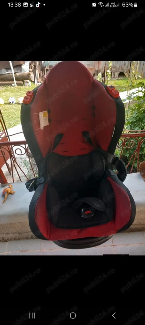 Scaun de masina cu poziție de somn.