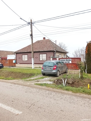 Casă de vânzare în 2 rate,  zonă foarte bună, la 6 km de orasul Chisineu-Cris, disponibilă in 2 rate