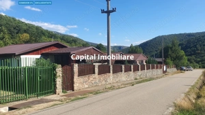 2 Cabane complet utilate, Dubova, Valea Ponicovei