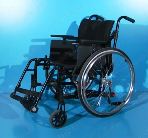 Scaun cu rotile - Etac   latime sezut 47 cm