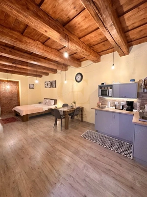 Apartament spre vanzare amplasat la doar 2 minute de Piata Sfatului - imagine 1