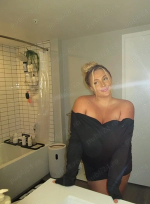 Prezenta feminina care isi foloseste trupul pentru a te duce pe culmile satisfactiei