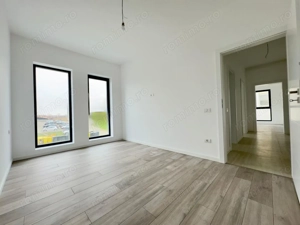 NOU. Decomandat. Bucatarie inchisa.