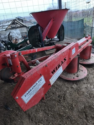 Vând tractor kubota 220 cu utilaje