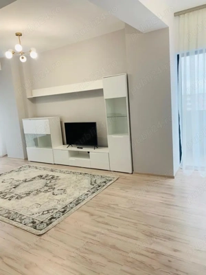 Închiriez apartament cu 2 camere