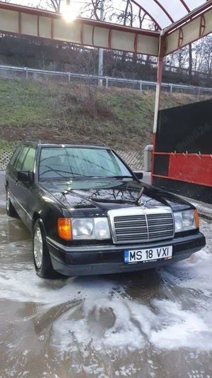 Mercedes Benz w124 300T 