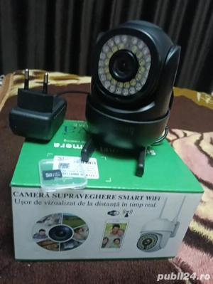 vand cameră video cu card inclus de 32 giga noua ne folosita 