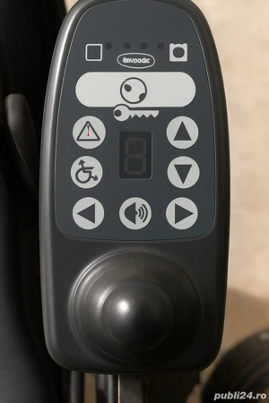 Scaun rulant electric ca nou, folosit o singură dată am.si un pat electric pentru persoane cu dizab - imagine 3