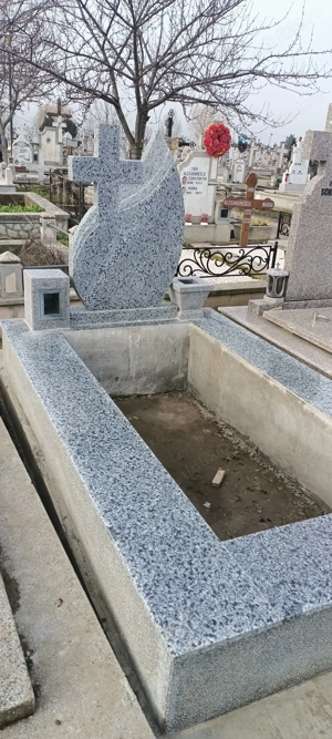 Vând loc de veci in cimitirul Sf Lazar Galați  - imagine 4