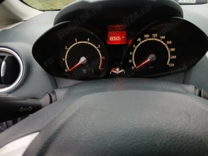 Vând Ford Fiesta 1,2 benzină - imagine 4
