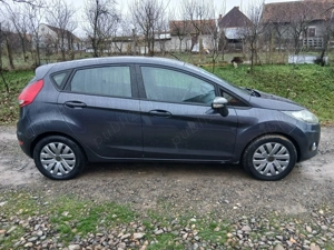 Vând Ford Fiesta 1,2 benzină - imagine 6
