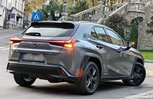 Lexus Ux250h 2020 Hybrid Automată 4 4 - imagine 2