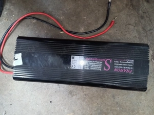 Invertor auto , cabana, 12 230v cu incarcator