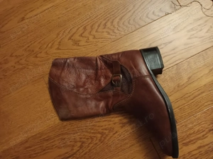 Vând cizme din piele