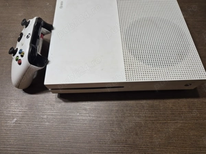 Xbox One S cu unitate de CD si cu 1 controller, Timisoara.