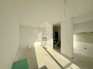 DE VANZARE Apartament doua camere cu pozitie excelenta - imagine 2