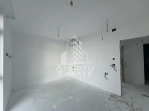 DE VANZARE Apartament 3 camere cu pozitie excelenta - imagine 3