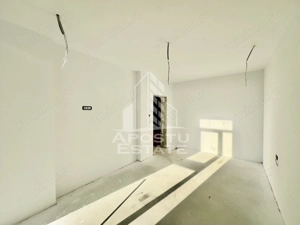 DE VANZARE Apartament doua camere cu pozitie excelenta - imagine 6