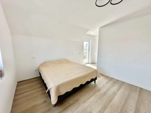 Casa individuala cu 5 camere - 190 mp utili - Zona centrala Mosnita Veche  - imagine 12