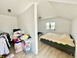 Casa individuala cu 5 camere - 190 mp utili - Zona centrala Mosnita Veche  - imagine 14