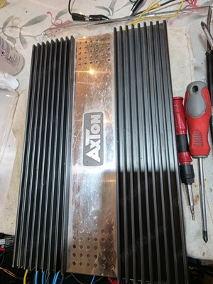 amplificator statie auto subwoofer Axton c502 400w in 4 canale 