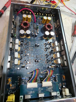 amplificator statie auto subwoofer Axton c502 400w in 4 canale  - imagine 4