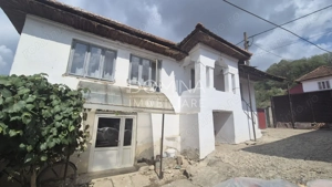 Vânzare casă tradițională situată în Bengești-Ciocadia, strada Linia Mare