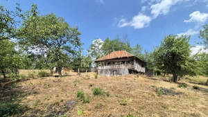 Vânzare casă bătrânească și teren în apropiere de complex turistic – Mușetești