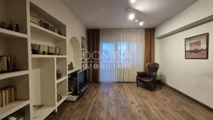 Vânzare apartament 3 camere, situat în Târgu Jiu, strada Victoriei