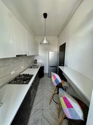 garsoniera bloc Nou zona Tineretului cu CENTRALA - imagine 4