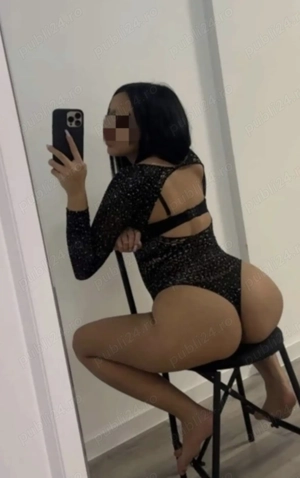 Bruneta tandră și pasională 