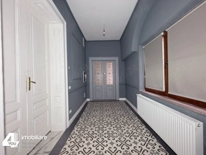 Casă S+P+M zonă Ultracentrală la curte cu 2 vecini, recent renovată - imagine 3