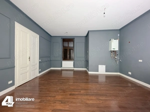 Casă S+P+M zonă Ultracentrală la curte cu 2 vecini, recent renovată - imagine 4