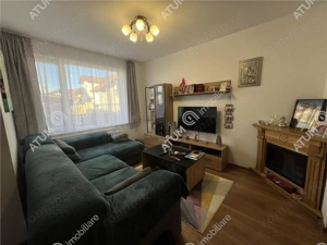 Casa cu 4 camere 2 bai si curte proprie in zona Arhitectilor