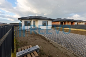 Casă/Vilă nouă de vânzare în Lilieci, Bacău - imagine 16