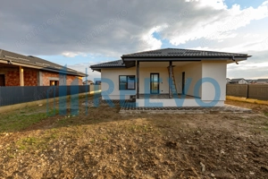 Casă/Vilă nouă de vânzare în Lilieci, Bacău - imagine 15