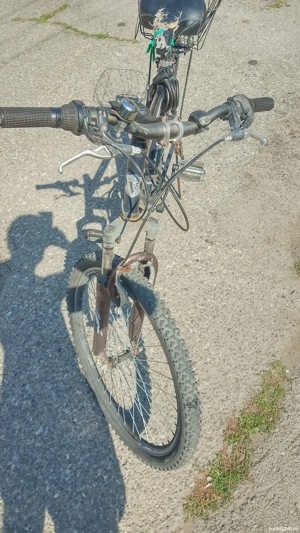vând bicicleta este velors roți 26