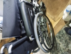 vand cărucior absolut nou pentru persoane cu deficienta locomotorii