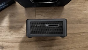 Vând Intel NUC10i7FNB, mini PC. Merge impecabil, fără probleme.  Are:  Procesor Intel Core i7 genera