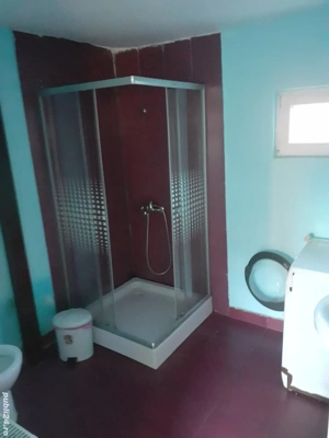 închiriez 1 cameră la casă  - imagine 3