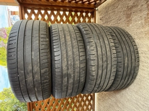 Vând 4 anvelope vară 225/50 R17, 2 buc Michelin (Dot 2020) și 2 buc Continental (Dot 2019). Au fost 