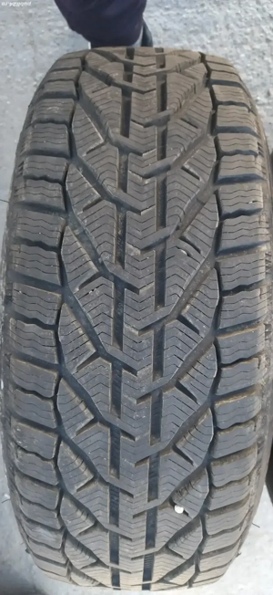 Vand 2 cauciucuri iarnă 225/60R17