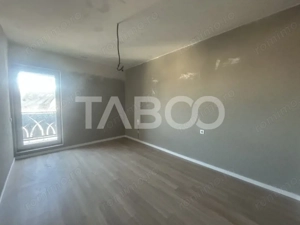 Apartament spatios 4 camere 2 bai 2 balcone si parcare  zona Turnisor - imagine 8