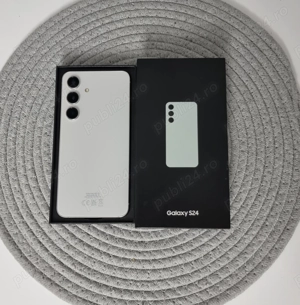 Samsung Galaxy S24 alb, 128 GB. impecabil, liber de retea, la cutie