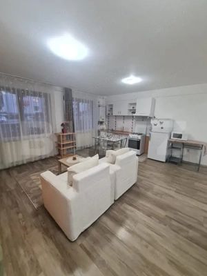 Apartament semidecomandat, parter inalt, zona parcului Poligon