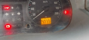 Opel Vivaro 1.9D - imagine 3