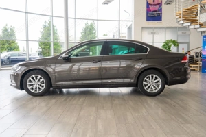 Volkswagen Passat Limousine BlueMotion Technology - imagine 4