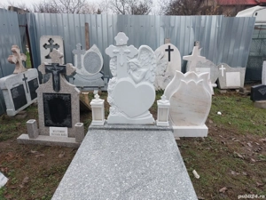 monumente funerare - imagine 2